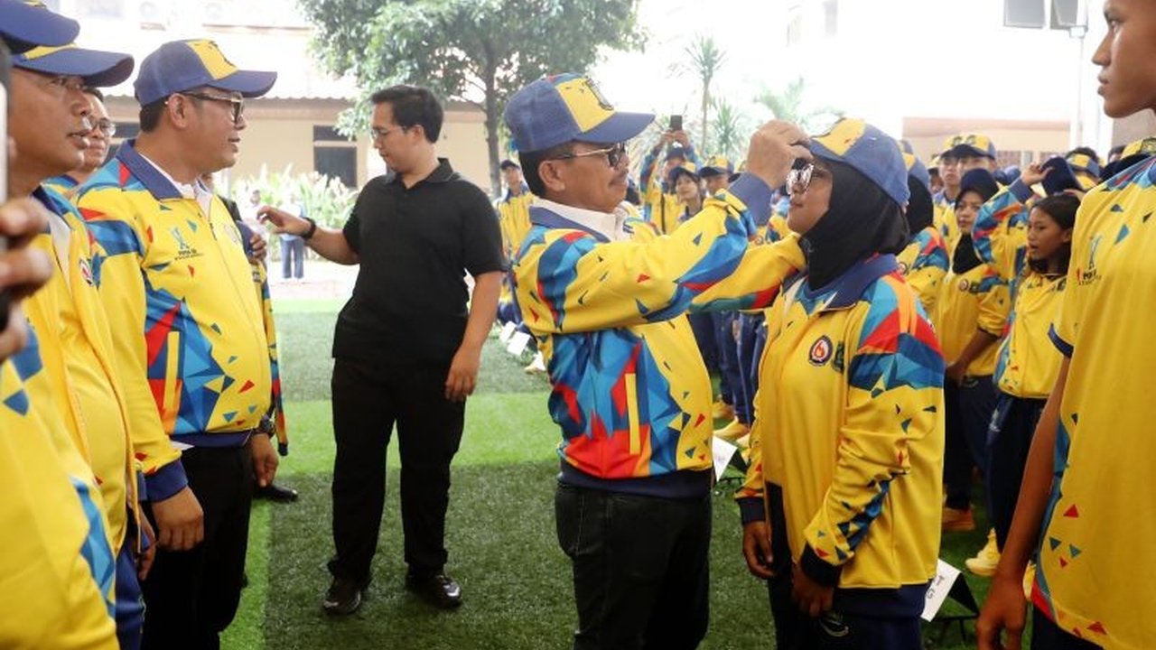 Pemerintah Kota Tangerang memberangkatkan 411 Atlet Tangerang POPDA XII Banten di Cilegon dengan target juara umum, siap mengharumkan nama daerah melalui sportivitas dan mental juara.