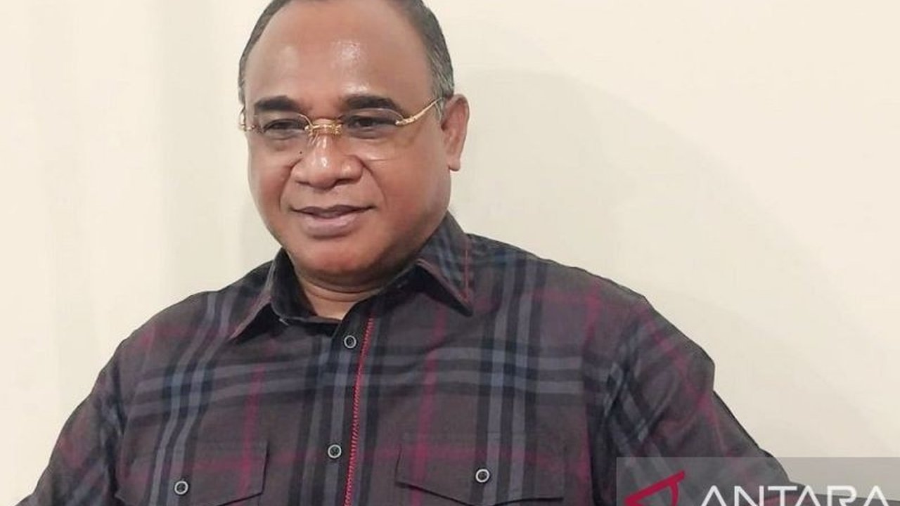 DPRD Maluku mendesak Pemerintah Provinsi untuk segera menertibkan pedagang di sejumlah area, termasuk Pasar Baru Mardika, demi menciptakan aktivitas perdagangan yang tertib dan sesuai aturan.
