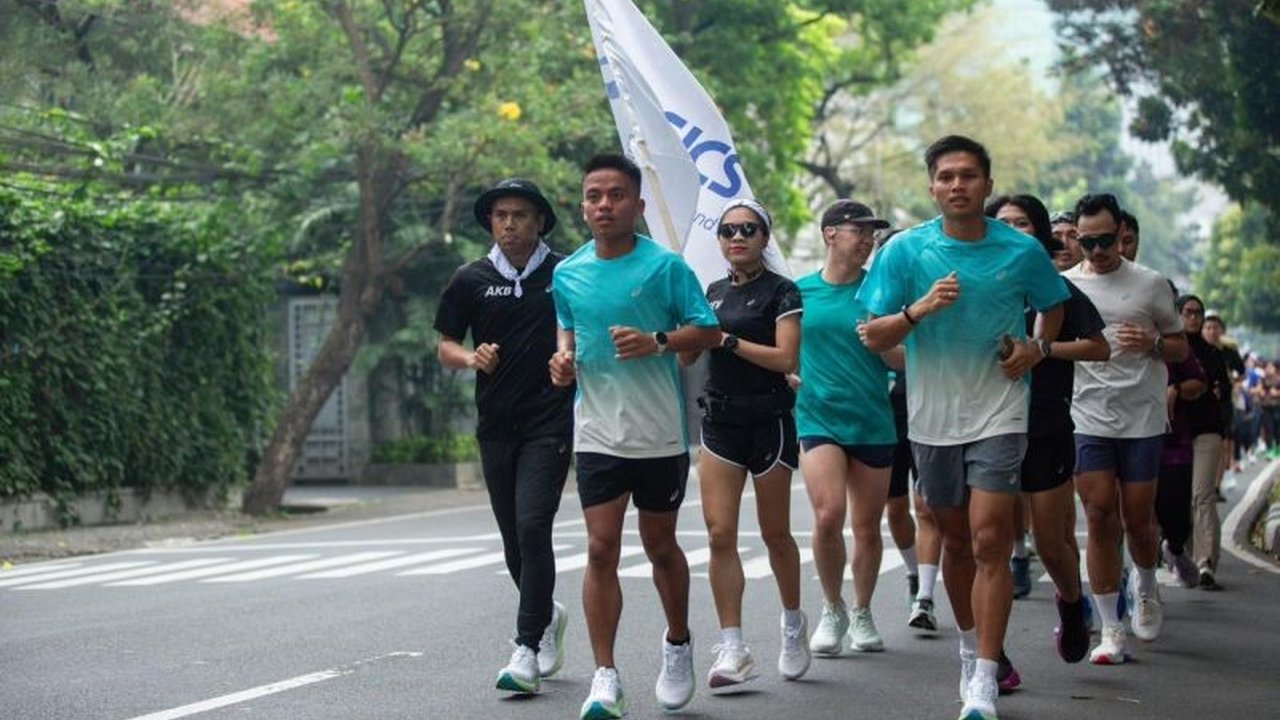 ASICS sukses menggelar Global Running Day 2026 serentak di 10 kota Indonesia, mengajak ribuan pelari merayakan semangat lari 5K demi gaya hidup aktif dan sehat.