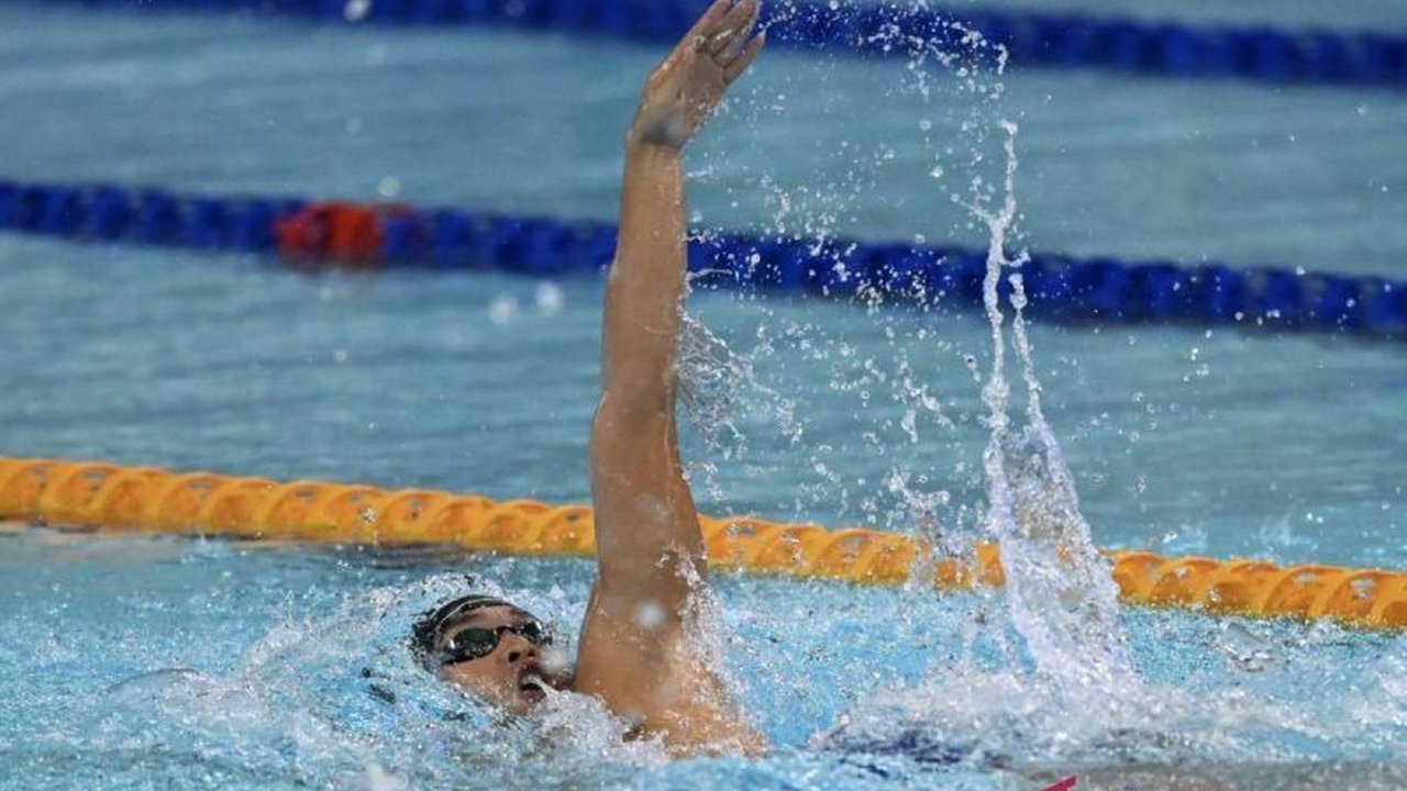 Persiapan Pelatnas Renang Asian Games 2026 menghadapi kendala signifikan akibat penurunan anggaran, memunculkan kekhawatiran terhadap target medali Indonesia di ajang olahraga terbesar Asia.