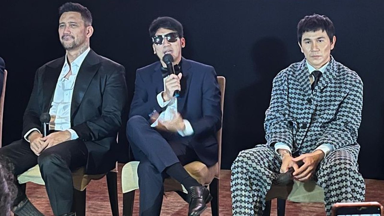 Desta, Vino, dan Tora Sudiro berbagi cerita menarik tentang pengalaman mereka memerankan ikon Warkop DKI dalam film terbaru 'Viralin Dong!'. Simak tantangan dan keseruan di baliknya!