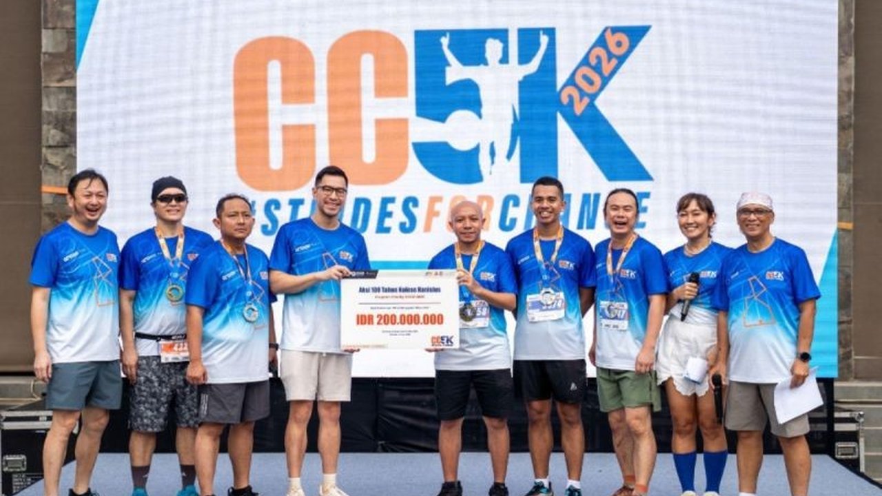 Panitia Canisius College Alumni Day (CCAD) 2026 menyalurkan donasi sebesar Rp200 juta, menunjukkan komitmen Alumni Kolese Kanisius Donasi NTT demi masa depan pendidikan anak-anak di sana.