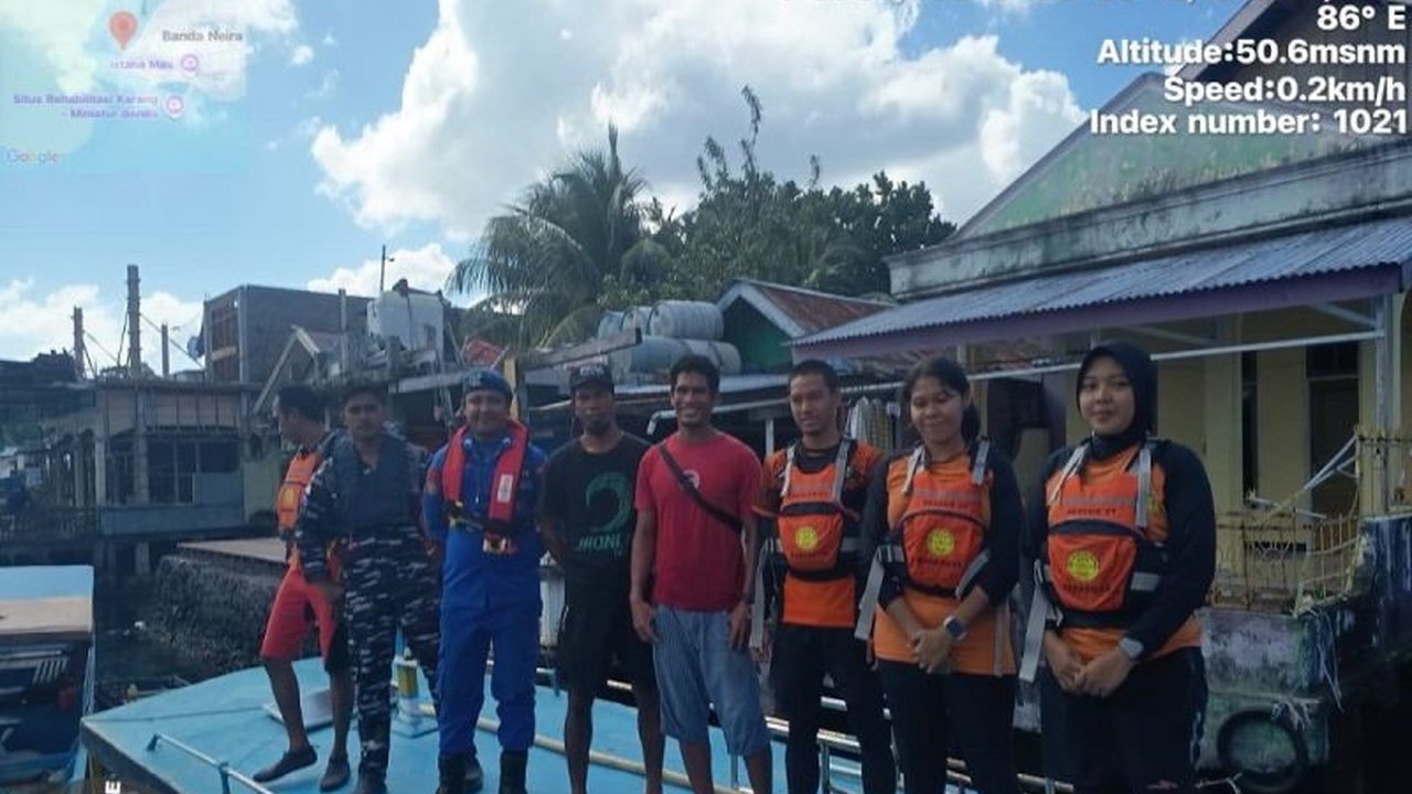 Seluruh penumpang longboat yang sempat mati mesin di perairan Banda dipastikan selamat. Penumpang Longboat Selamat berkat perbaikan darurat dan respons cepat tim SAR.