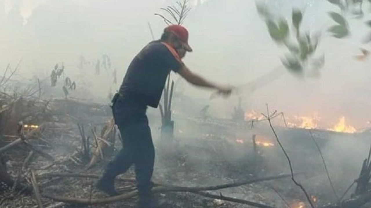 Dinas Lingkungan Hidup dan Kehutanan (DLHK) Provinsi Kepulauan Bangka Belitung mengintensifkan Masyarakat Peduli Api (MPA) guna Pencegahan Karhutla Babel di musim kemarau ekstrem yang diperkirakan lebih panjang.