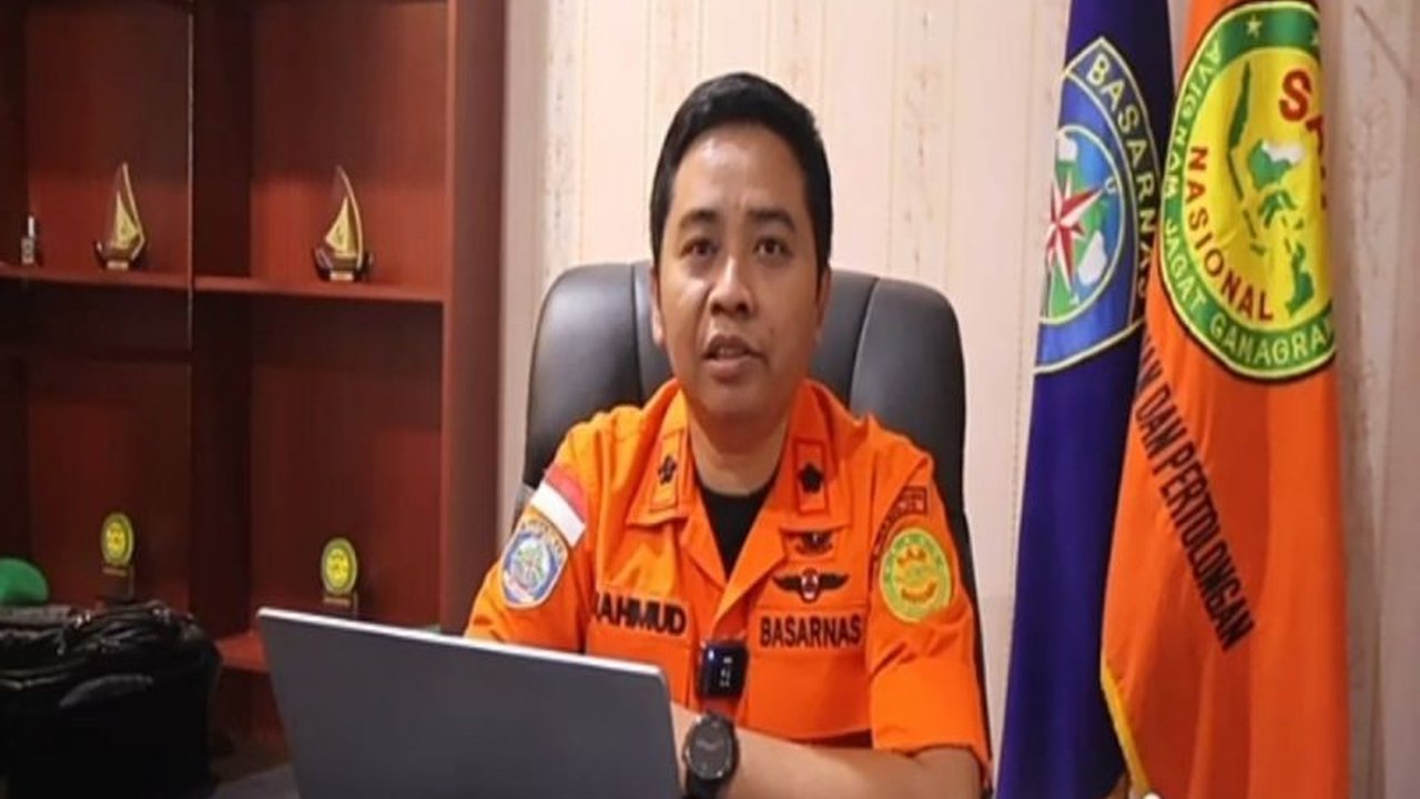 Tim SAR gabungan berhasil menemukan satu korban meninggal dunia dalam insiden Korban Tenggelam Sungai Mapili, Polewali Mandar, sementara satu korban lainnya masih dalam pencarian.