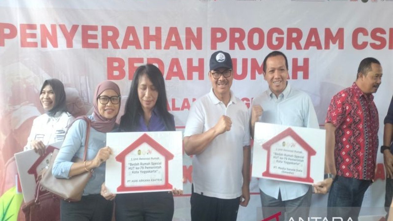 Pemerintah Kota Yogyakarta meluncurkan program Bedah Rumah Yogyakarta, berhasil merenovasi 30 unit rumah tidak layak huni dalam sebulan melalui gotong royong, tanpa membebani APBD.