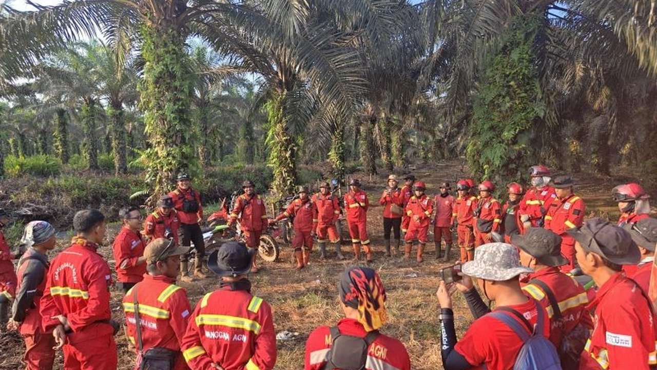 Manggala Agni berhasil menunjukkan hasil signifikan dalam Penanganan Karhutla Riau di beberapa titik krusial, berkat kolaborasi tim dan teknologi modern.