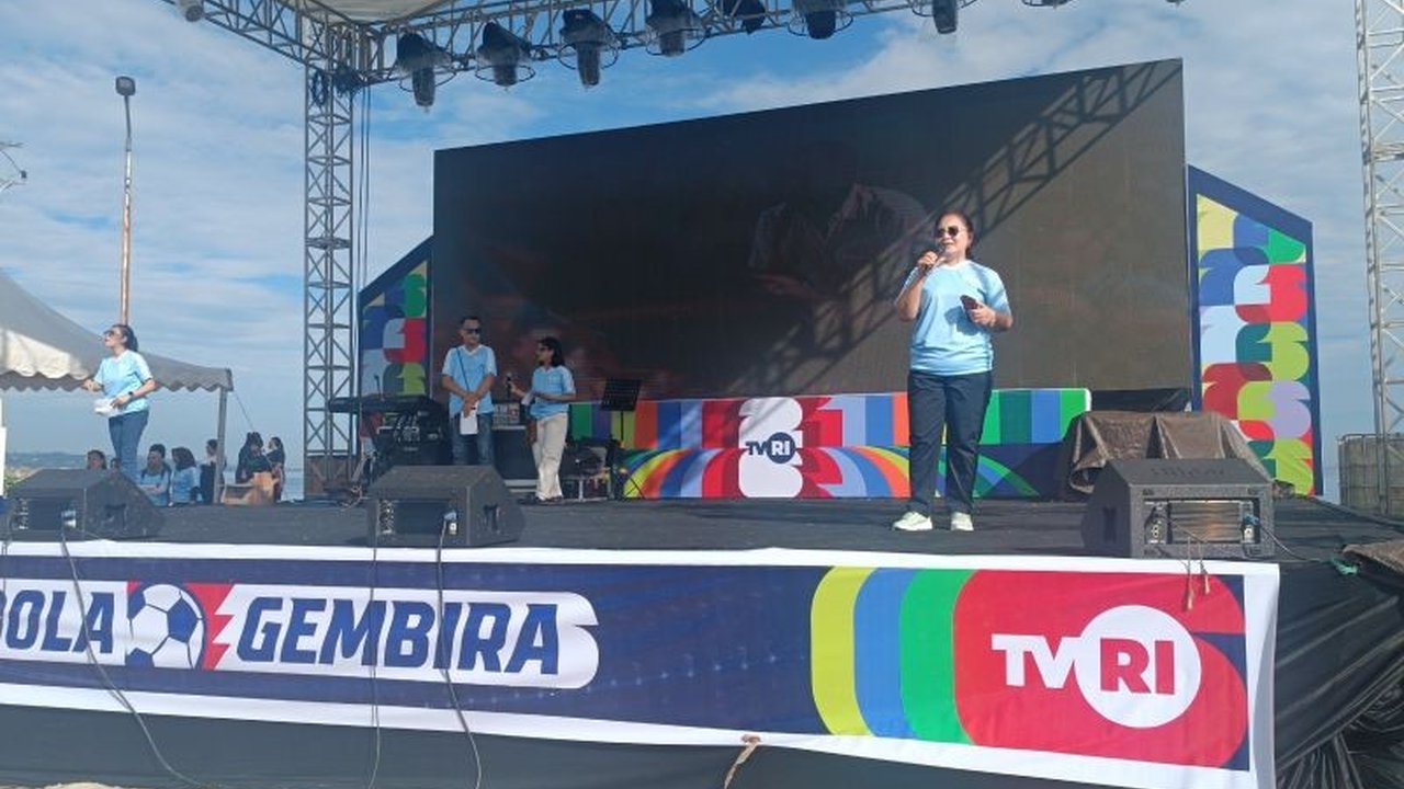 Kepala Stasiun TVRI Sulawesi Utara, Stella AE Purukan, mengumumkan bahwa daerah blank spot tetap bisa mengakses Siaran Piala Dunia 2026 melalui kemitraan strategis dan aplikasi khusus, menjamin tayangan gratis untuk seluruh masyarakat.