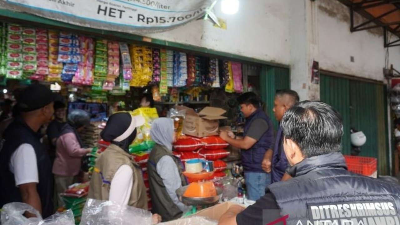 Bulog Jambi terus bergerak aktif mempercepat penyaluran bantuan pangan dan mengoptimalkan distribusi beras SPHP demi menjaga harga beras tetap terkendali di pasar serta memenuhi kebutuhan masyarakat.