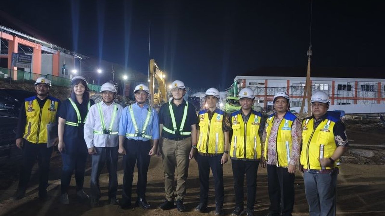 Pemerintah menargetkan Pembangunan Sekolah Rakyat Provinsi Kalimantan Barat di Singkawang rampung pada Juni 2026, dengan progres positif mencapai 58 persen dan upaya percepatan terus dilakukan.