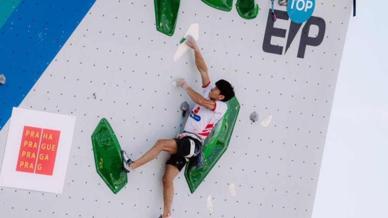 Atlet panjat tebing kebanggaan Indonesia, Putra Tri Ramadani, berhasil melaju ke final World Climbing Series Praha, membuka harapan besar untuk meraih medali di disiplin lead.