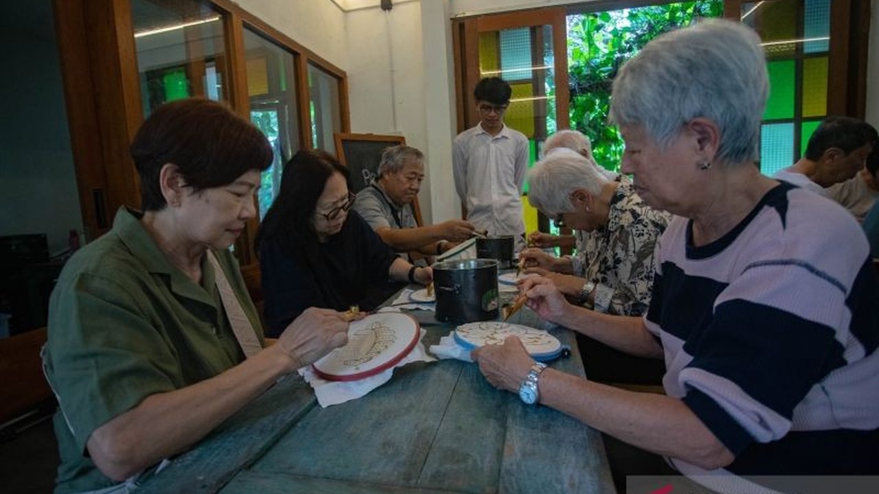 Dinas Pariwisata DIY gencar memperkuat ekosistem Ekonomi Kreatif DIY, khususnya sektor komik dan ilustrasi, melalui program pengembangan SDM dan perluasan pasar agar karyanya mendunia.