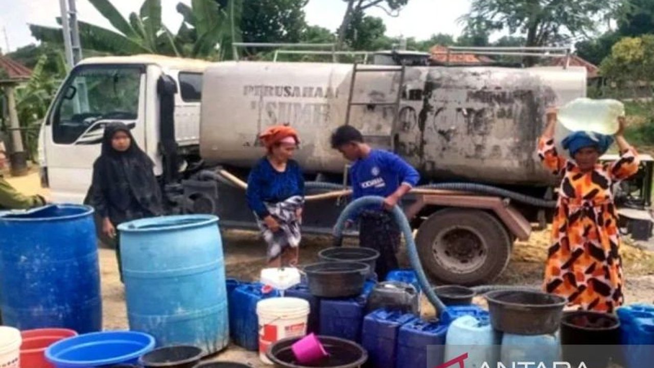 Badan Penanggulangan Bencana Daerah (BPBD) Bangkalan memetakan 17 desa berpotensi mengalami kekeringan ekstrem pada musim kemarau tahun ini, mengancam belasan ribu keluarga dengan krisis air bersih.