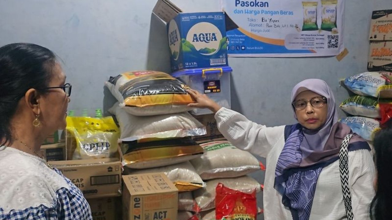 Perum Bulog Wilayah Jawa Tengah mempercepat penyaluran bantuan pangan beras dan Minyakita untuk menjaga stabilitas harga serta memperkuat daya beli masyarakat di tengah dinamika harga pangan.