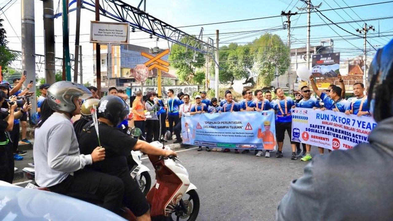 PT KAI (Persero) bersama komunitas Rail Runners menggalakkan Budaya Keselamatan KAI melalui kampanye di perlintasan sebidang Yogyakarta, mengingat pentingnya keselamatan dalam operasional kereta api.