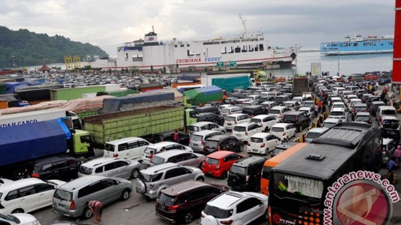 PT ASDP Indonesia Ferry (Persero) memberikan diskon tarif jasa pelabuhan hingga 100 persen di lintasan strategis selama libur sekolah 2026. Program diskon tarif ASDP libur sekolah ini dukung mobilitas masyarakat.