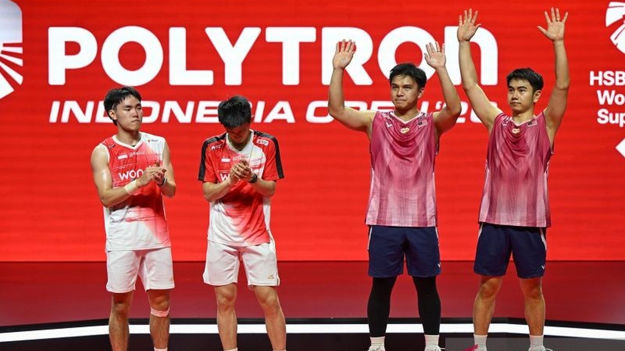 Pasangan ganda putra Indonesia, Raymond Indra/Nikolaus Joaquin, harus menelan pil pahit setelah gagal menjuarai Indonesia Open 2026, mengakhiri harapan tuan rumah di turnamen bergengsi ini.