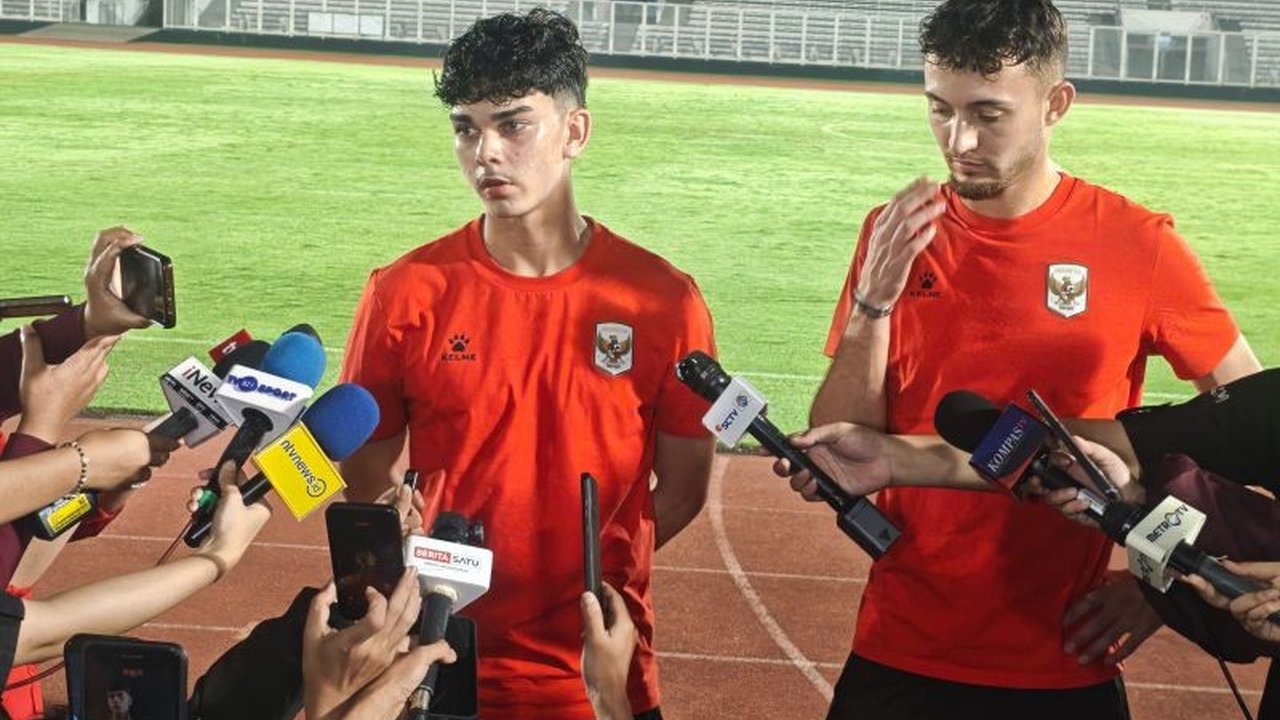 Matthew Baker, pemain muda berbakat, mencetak sejarah sebagai debutan termuda di Timnas Senior Indonesia. Penampilannya yang memukau tuai pujian dari Pelatih Nova Arianto dan rekan tim, menandai awal karier yang menjanjikan Matthew Baker.
