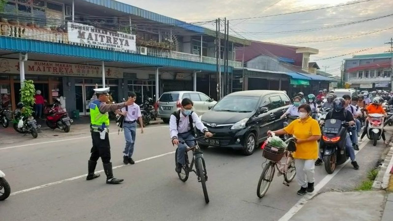 Satlantas Polres Singkawang akan menggelar Operasi Patuh Kapuas 2026 mulai 8-12 Juni, menargetkan sembilan pelanggaran prioritas untuk menekan angka kecelakaan dan meningkatkan kepatuhan lalu lintas.