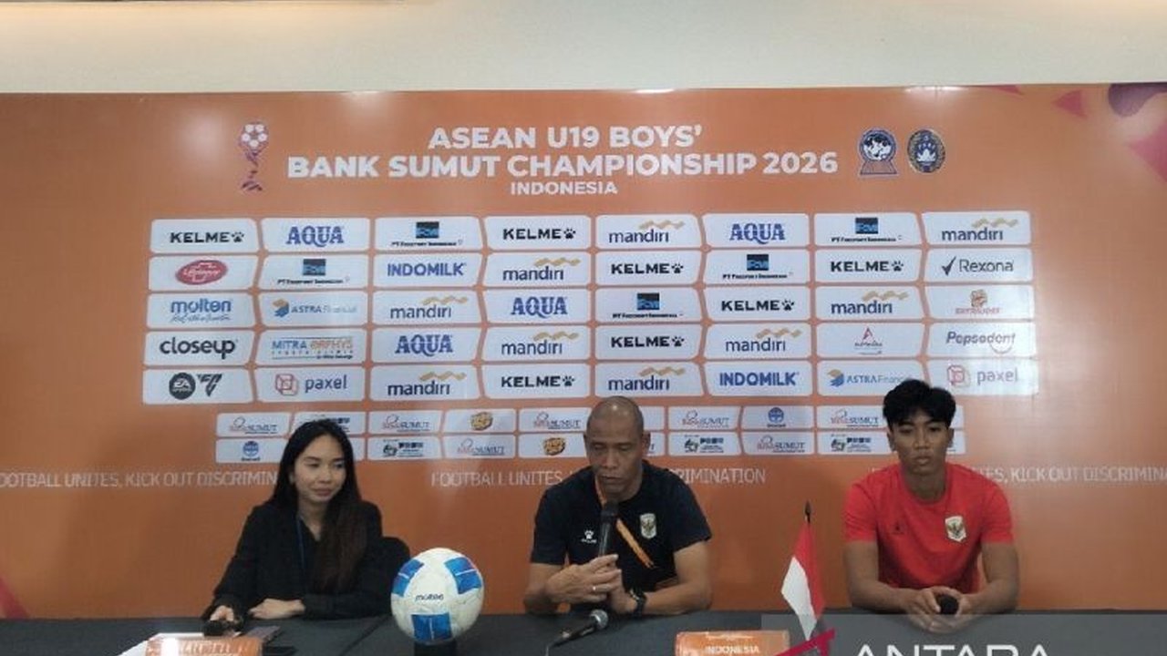 Kondisi Reno Salampessy Timnas U19 menjadi perhatian utama tim medis setelah ia cedera dalam laga krusial. Akankah bintang muda ini siap berlaga di semifinal Piala AFF U19 2026?