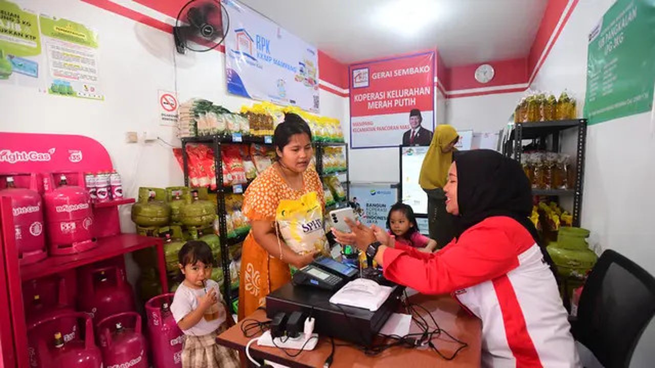 Hari ini, Presiden Republik Indonesia Prabowo Subianto meresmikan sekitar 80 ribu Koperasi Merah Putih yang tersebar di seluruh desa/kelurahan di Indonesia. (merdeka.com/ Arie Basuki)