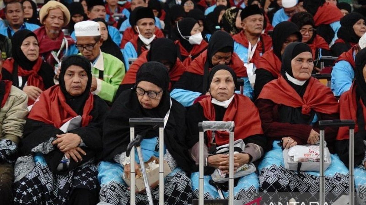 PPIH Debarkasi Medan imbau kewaspadaan kesehatan jamaah haji asal Sumatera Utara terhadap potensi penyakit usai tiba di tanah air. Pentingnya pemantauan mandiri dan segera periksa jika bergejala.