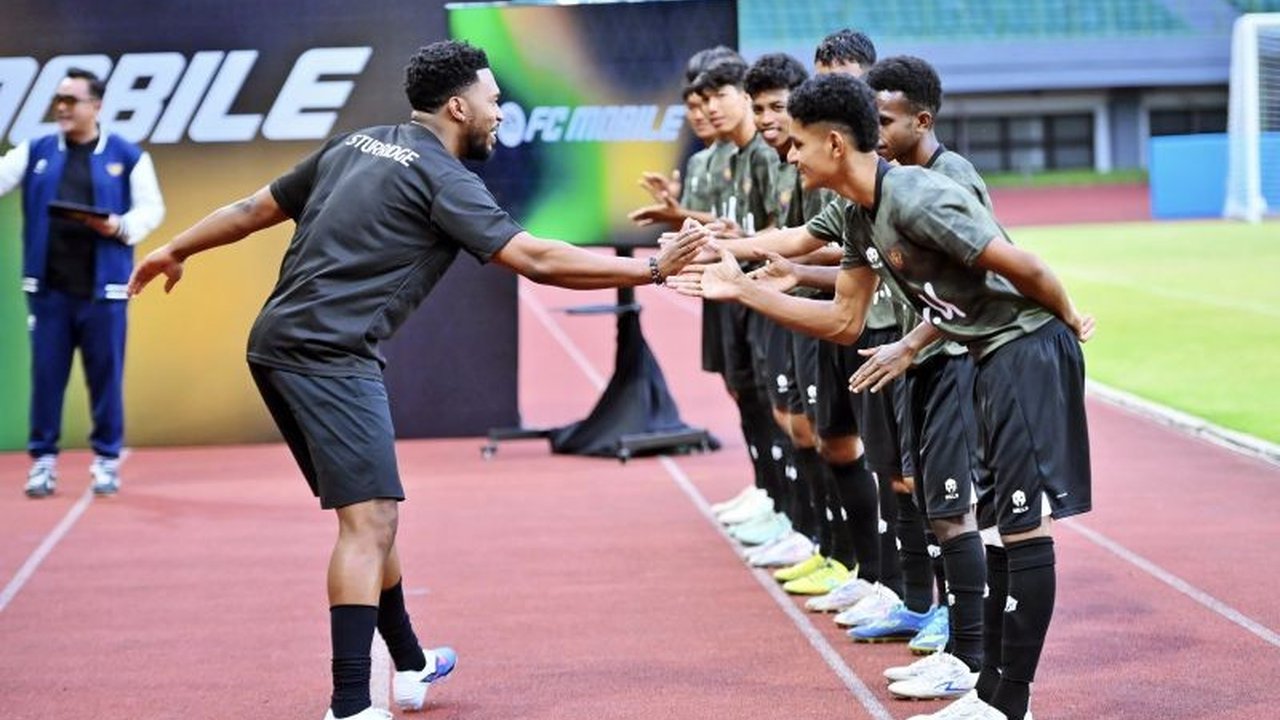 Legenda Liverpool, Daniel Sturridge, hadir di program Second Chance episode keempat, memberikan kesempatan emas bagi 16 pemain muda Indonesia yang sebelumnya tersingkir untuk kembali bersaing.
