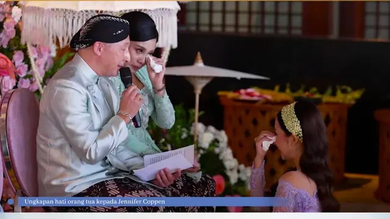 Jennifer Coppen minta restu jelang pernikahan. (SCTV)