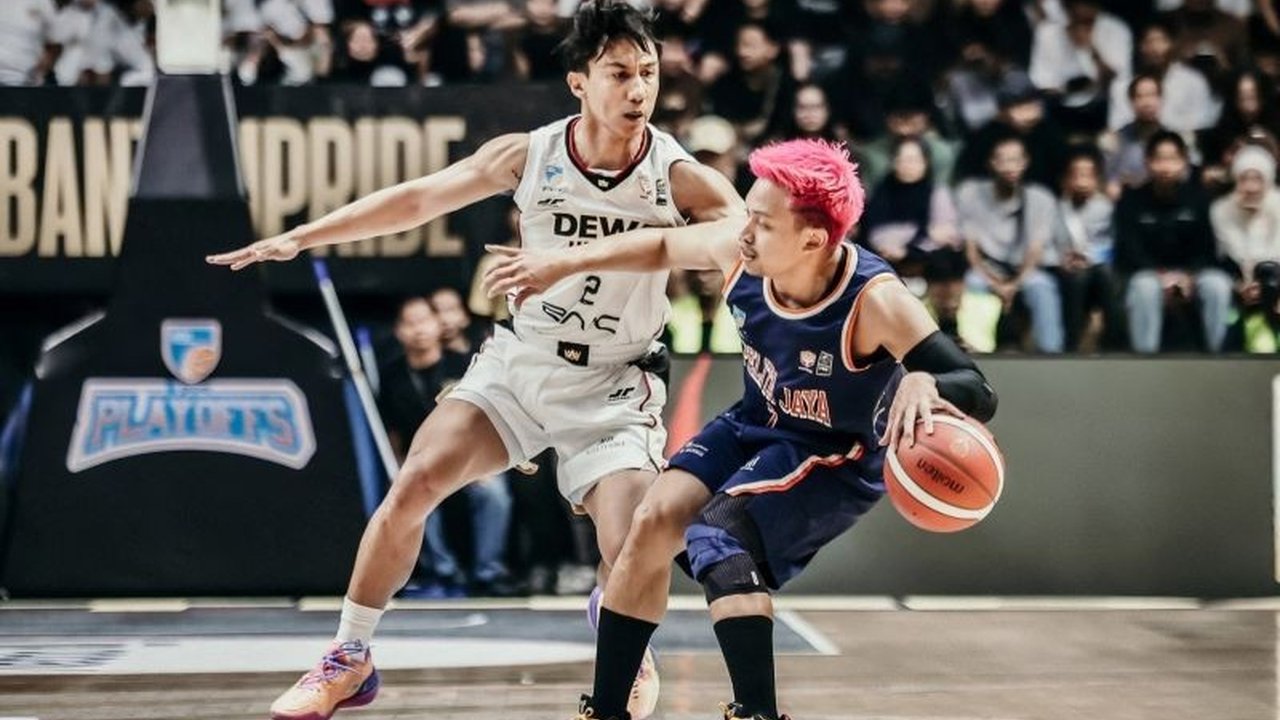 Pelatih Dewa United, Agusti Julbe Bosch, fokus perbaiki aspek teknis tim jelang laga keempat semifinal IBL 2026. Mampukah Dewa United membalikkan keadaan dan menjaga asa melaju ke final?
