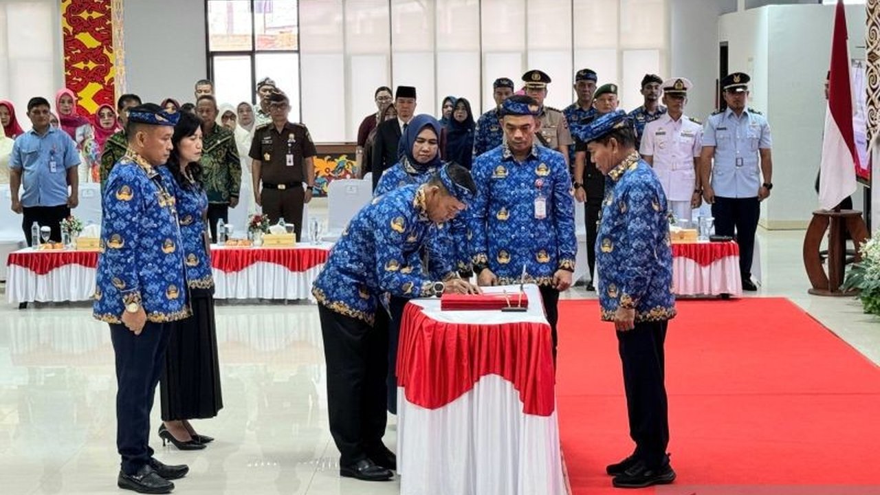 Gubernur Kalimantan Utara (Kaltara), Zainal A. Paliwang, mendesak Badan Pendapatan Daerah (Bapenda) Provinsi Kaltara untuk segera menggarap sumber Pendapatan Asli Daerah (PAD) yang belum optimal, terutama dari sektor pajak daerah dan retribusi daerah.
