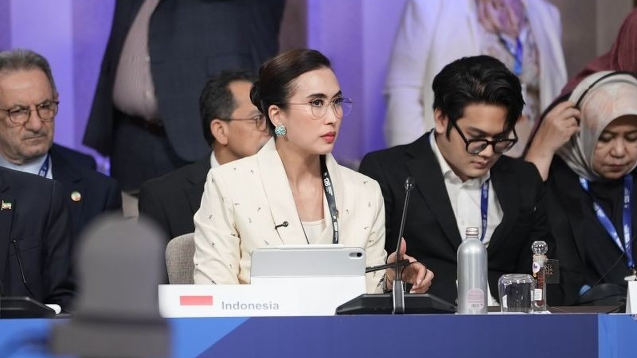 Menteri Pariwisata Widiyanti Putri Wardhana aktif membahas pengembangan pariwisata berkelanjutan di Sidang UN Tourism Executive Council, menekankan adaptasi terhadap tantangan global untuk masa depan industri.