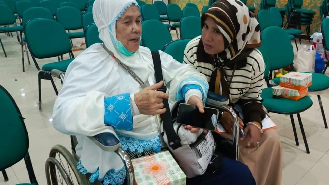 Ombudsman Babel memastikan layanan kepulangan jamaah haji di Pangkalpinang berjalan aman dan tertib. Meskipun mayoritas puas, Ombudsman Babel menyoroti beberapa aspek yang perlu perbaikan untuk kualitas pelayanan yang optimal.