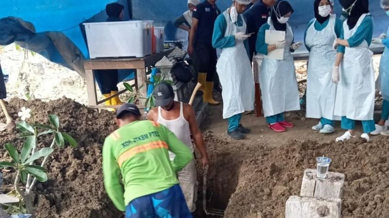 Polres Grobogan melakukan ekshumasi jasad seorang pria di Tegowanu untuk menyelidiki penyebab kematian setelah korban ditemukan terluka dan meninggal usai dirawat di rumah sakit.