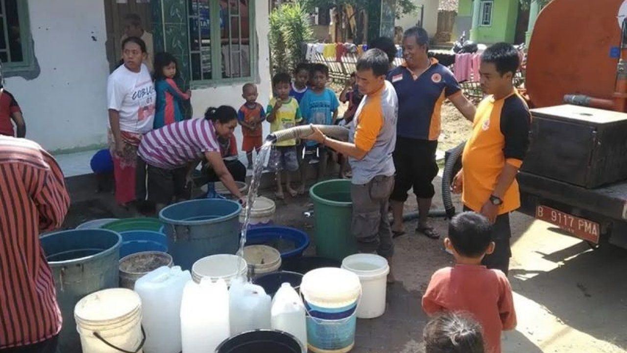 Badan Penanggulangan Bencana Daerah (BPBD) Lebak mencatat 90 desa berpotensi mengalami krisis air bersih dampak kemarau panjang, mendorong kesiapsiagaan tanggap darurat dan penyaluran bantuan.