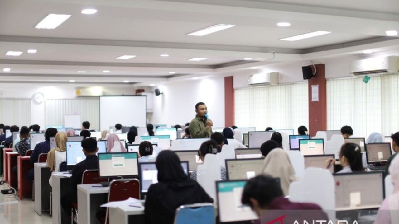 Polemik terkait perubahan status dosen non-ASN di UPNVJ memicu perdebatan hukum, dengan pakar mengingatkan asas non-retroaktif yang menegaskan kekuatan hukum SK lama.