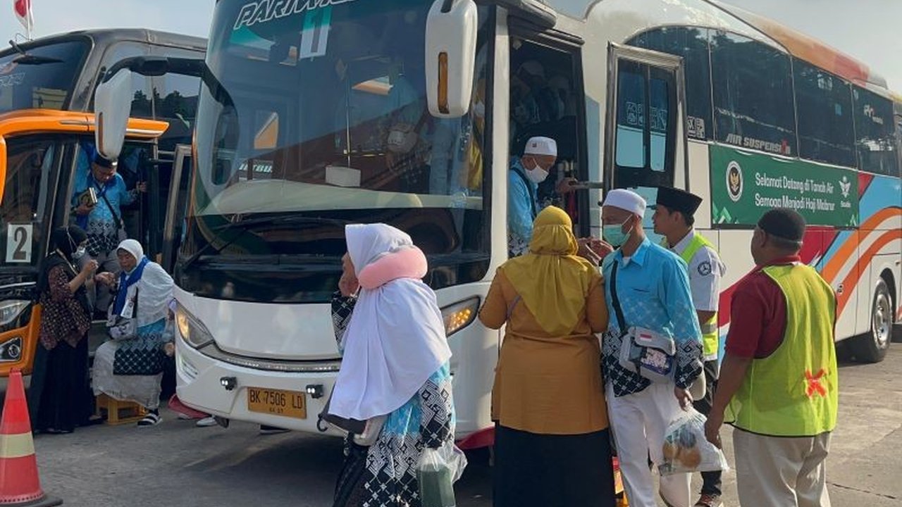Sebanyak 3.101 jemaah Haji Debarkasi Palembang telah berhasil kembali ke Indonesia, menandai selesainya pemulangan kloter Bangka Belitung. Simak detail kepulangan dan kesiapan PPIH Debarkasi Palembang selanjutnya.