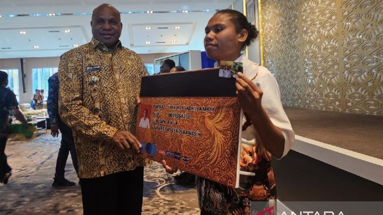 Pemerintah Provinsi Papua berkomitmen meningkatkan kualitas sumber daya manusia dengan menargetkan 1.000 mahasiswa menerima program Beasiswa Mace Papua yang transparan dan terintegrasi.