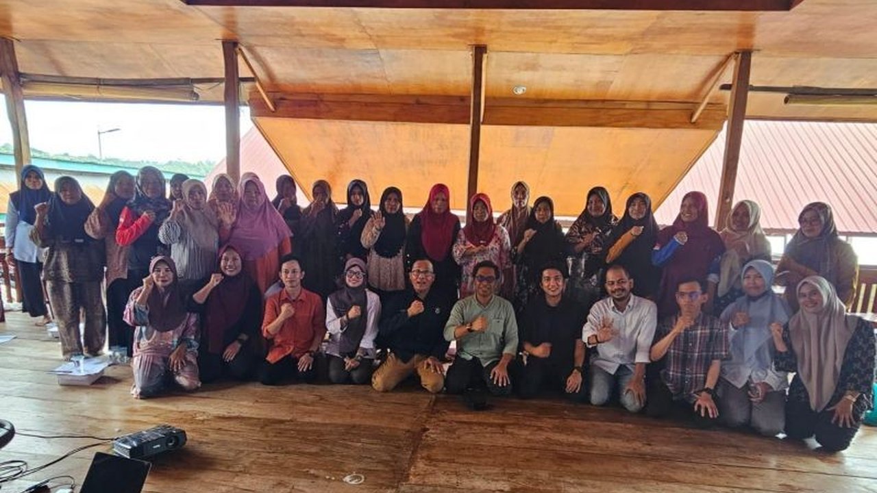 Universitas Hasanuddin (Unhas) gencar melakukan pemberdayaan perikanan pesisir di Kepulauan Selayar, Sulawesi Selatan, dengan fokus pada penguatan ekosistem mangrove dan tata kelola keuangan untuk meningkatkan kemandirian ekonomi masyarakat.