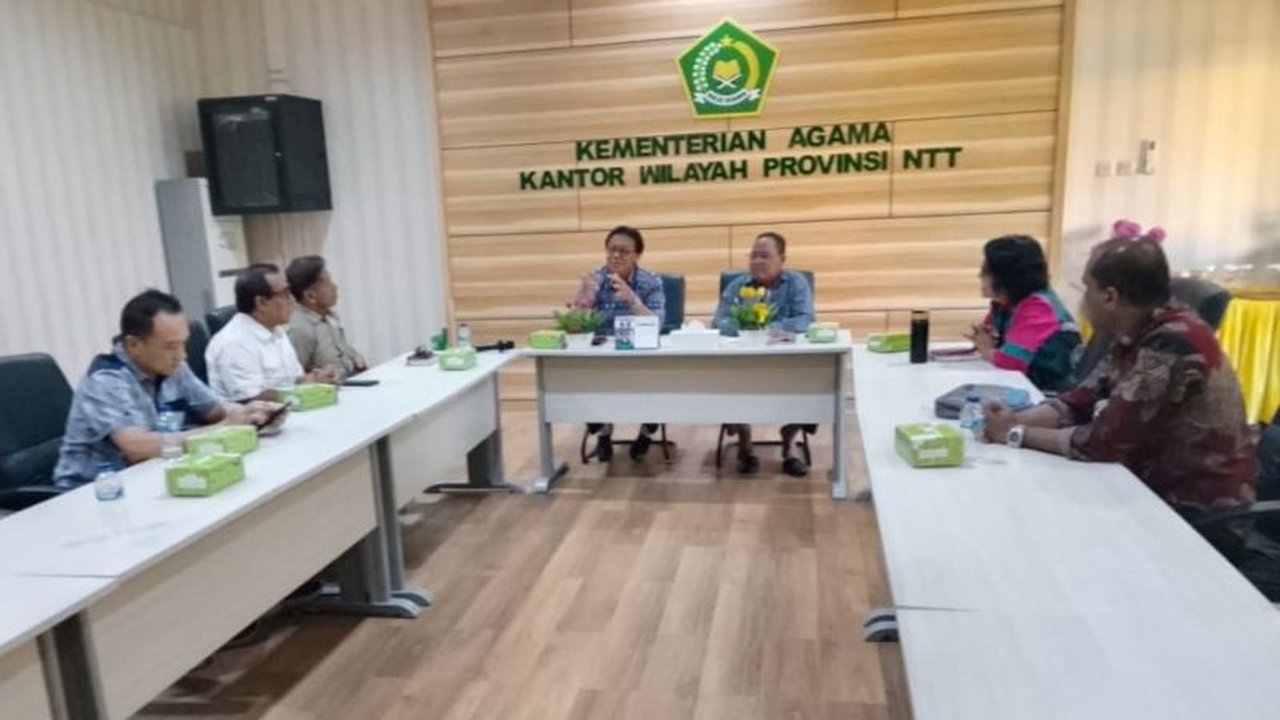 Kantor Wilayah Kementerian Agama Provinsi NTT bersinergi dengan FKUB dan Kwarda Pramuka untuk memperkuat implementasi Moderasi Beragama dan Ekoteologi, menanamkan nilai kerukunan serta kepedulian lingkungan.