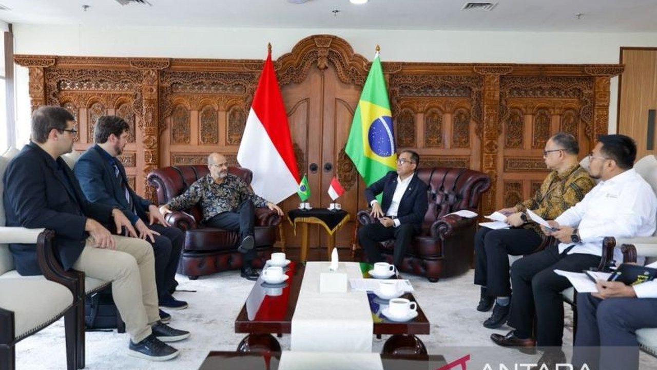 Kemdiktisaintek menjajaki kolaborasi strategis dengan Brasil di bidang riset biofuel, semikonduktor, dan teknik kedirgantaraan, membuka jalan bagi pengembangan talenta teknologi tinggi Indonesia.