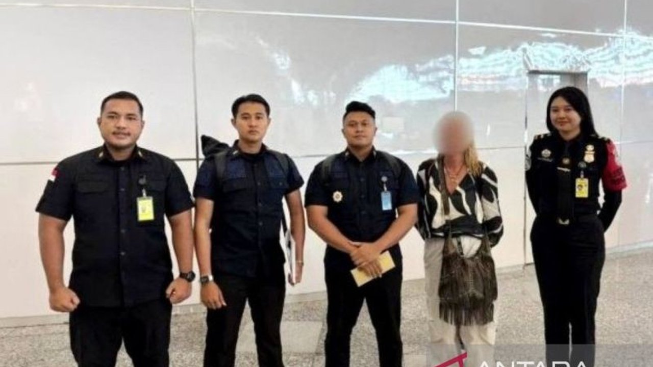 Kantor Imigrasi Bima mendeportasi seorang WN Australia karena terbukti menyalahgunakan ITAS investor untuk mengelola penginapan di Dompu, NTB, menegaskan penegakan hukum keimigrasian yang ketat di Indonesia.
