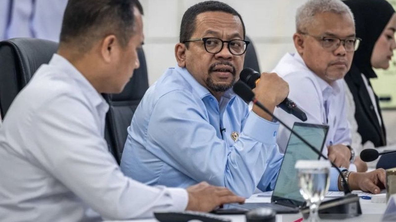 Kepala Bakom RI Muhammad Qodari menegaskan Presiden Prabowo Subianto telah menyiapkan berbagai kebijakan strategis demi mewujudkan kemandirian energi dan mengurangi ketergantungan impor, bagian dari Strategi Ketahanan Energi Prabowo yang ambisius.