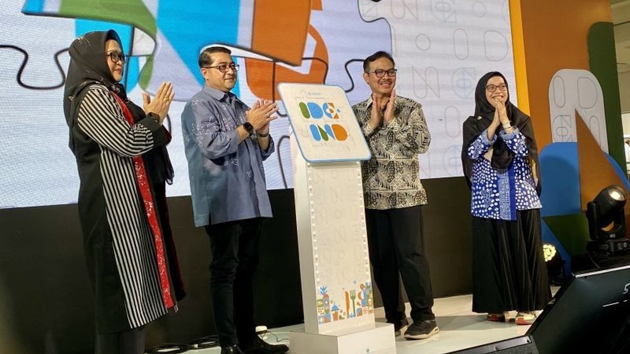 Menteri Ekonomi Kreatif Teuku Riefky Harsya menegaskan sektor ekonomi kreatif (Ekraf) berpotensi besar menguatkan ekonomi nasional di tengah pelemahan rupiah, didukung program IDE.IND.