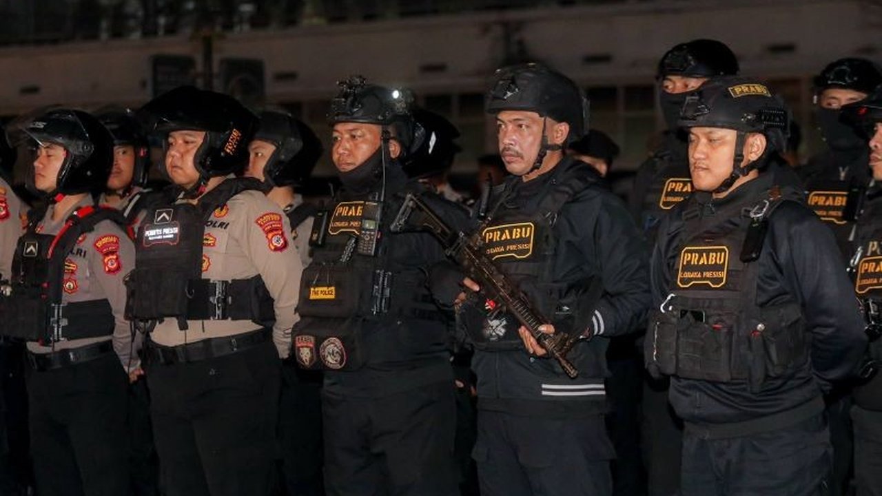 Pemerintah Kota Bandung gencar lakukan Patroli Gabungan Libur Sekolah Bandung, tingkatkan keamanan dan kenyamanan bagi warga serta wisatawan di seluruh wilayah kota.