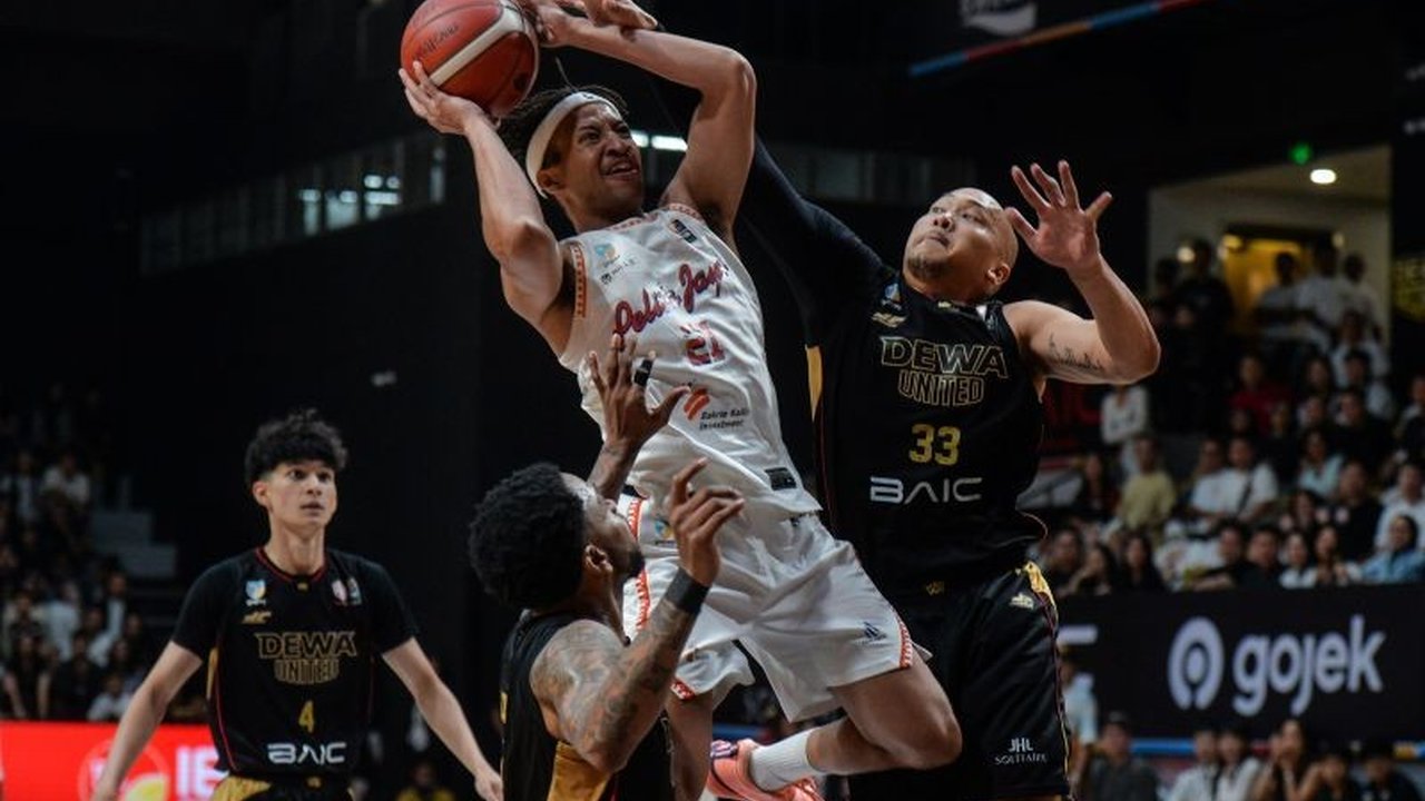 Pelita Jaya Jakarta berhasil mengamankan tiket ke IBL 2026 Final setelah menumbangkan Dewa United. Mereka akan berhadapan dengan Bogor Hornbills, akankah dendam terbalaskan dan gelar juara diraih?