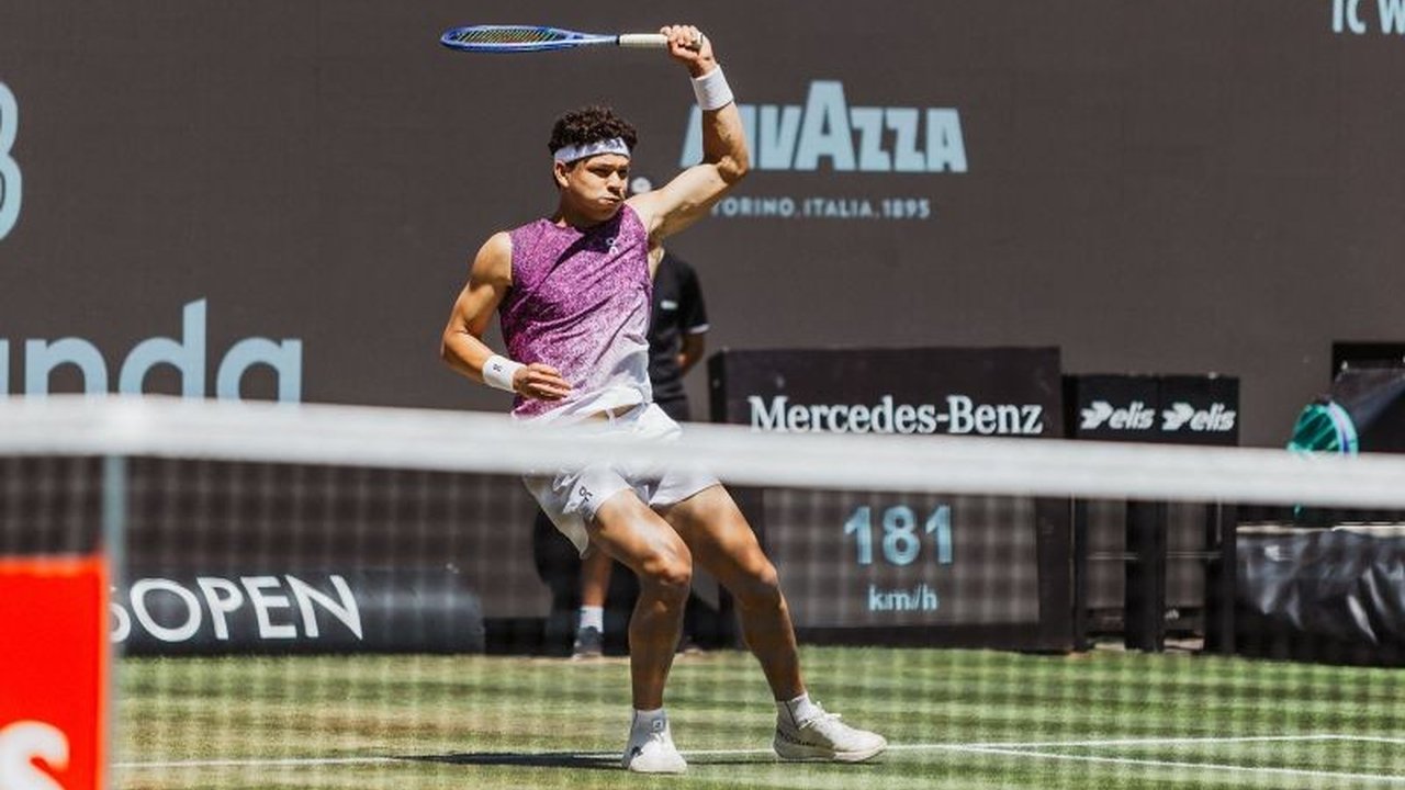 Ben Shelton dan Taylor Fritz akan berhadapan di final BOSS Open 2026 setelah keduanya meraih kemenangan dramatis di semifinal, menjanjikan pertarungan sengit di Stuttgart.