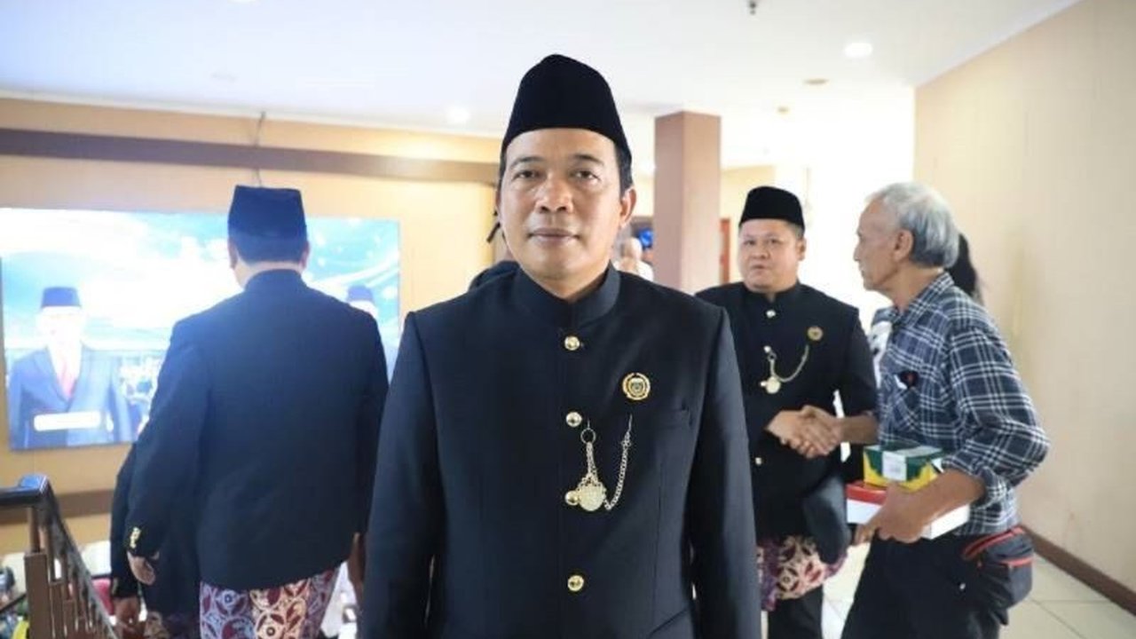 DPRD Kota Tangerang mendesak Diskominfo Awasi Ruang Digital secara khusus untuk mencegah tawuran antarkelompok remaja yang marak di media sosial, menyoroti pola baru konflik yang meresahkan.