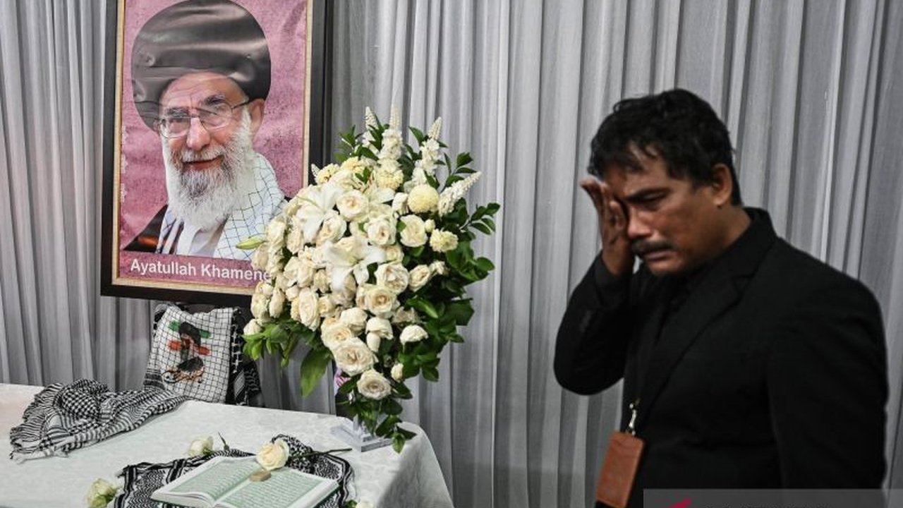 Panitia telah mengumumkan jadwal lengkap prosesi pemakaman Ali Khamenei yang akan berlangsung mulai awal Juli. Rangkaian upacara penghormatan terakhir ini akan digelar di beberapa kota suci Iran.
