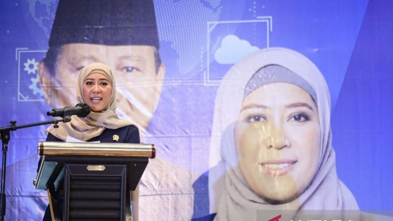 Menkomdigi Meutya Hafid mengajak generasi muda untuk aktif memerangi kejahatan digital, menjadi duta internet sehat, dan garda terdepan melawan hoaks serta ujaran kebencian yang meresahkan.