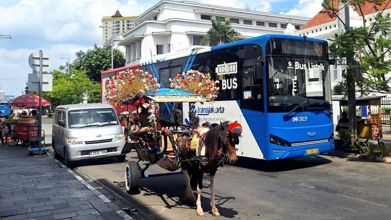 Pengelola Kawasan Kota Tua Jakarta aktif mendorong wisatawan memanfaatkan transportasi umum melalui konsep Transit Oriented Development (TOD) untuk akses mudah dan pengalaman wisata yang lebih nyaman.
